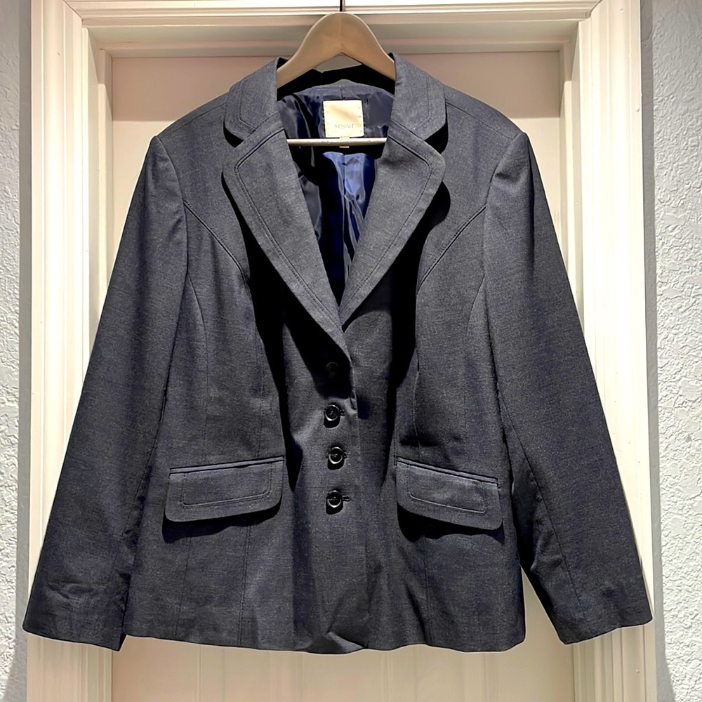 Classy Sejour Navy Suit